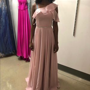 Mauve rose color dress size 0.Model height 5.8.